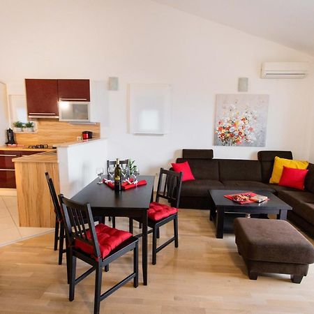 Five Apartment Брела Екстериор снимка