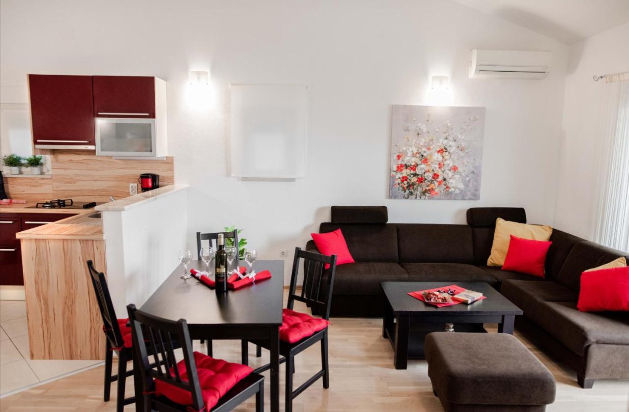 Five Apartment Брела Екстериор снимка