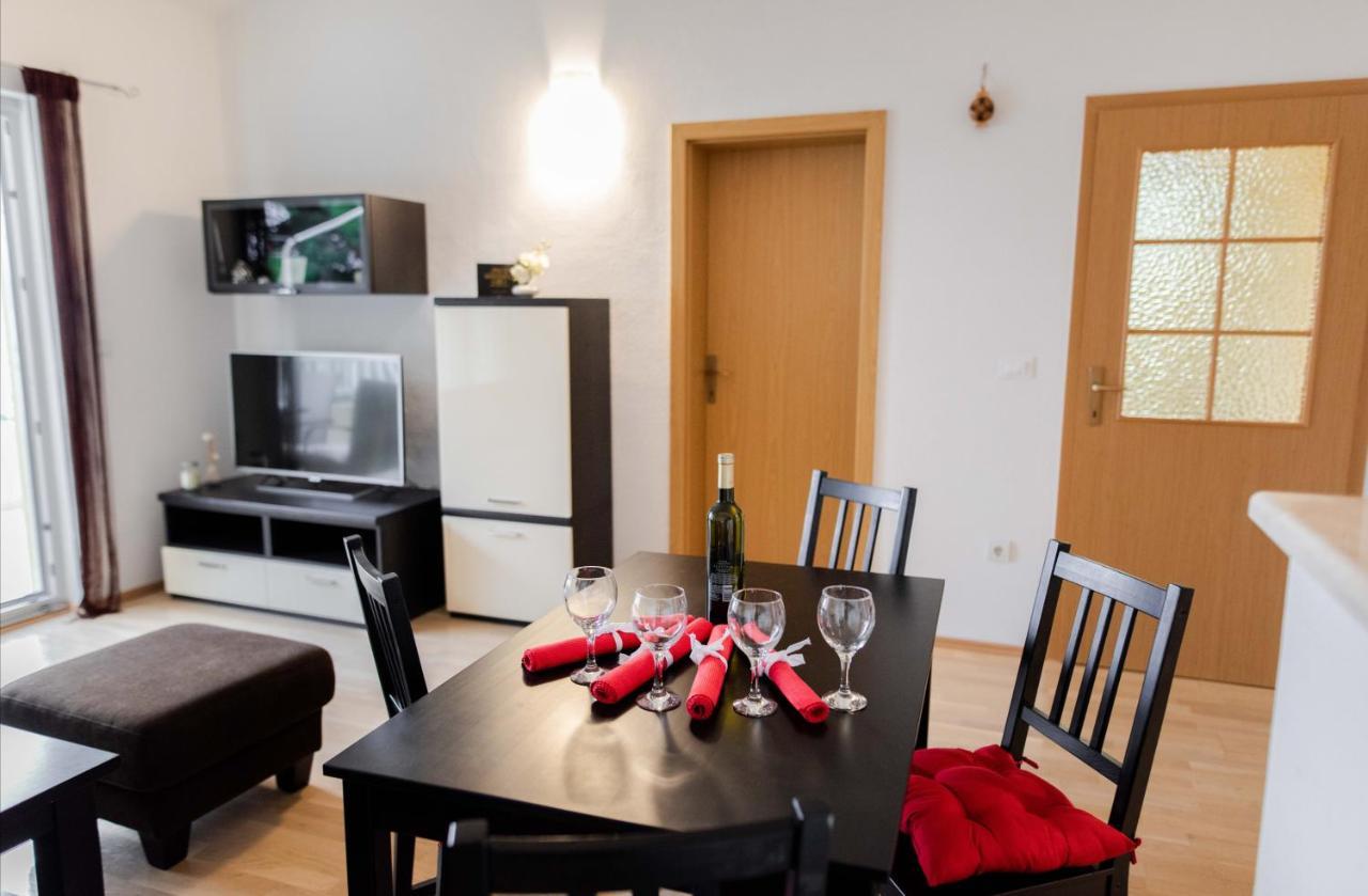 Five Apartment Брела Екстериор снимка